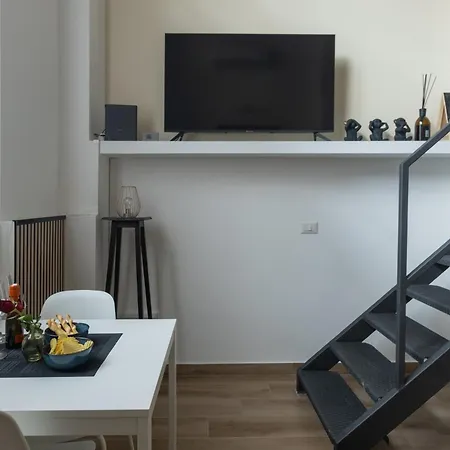 Casa de Férias Ambrosia Home, Moderno Loft Tra Navigli E Bocconi - Daniele